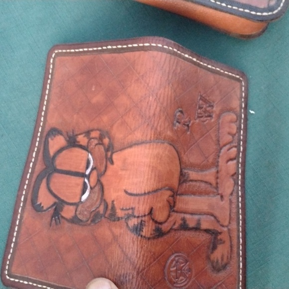 Brown Hand Tooled Leather Garfield Wallet and Phone Case - Picture 2 of 6